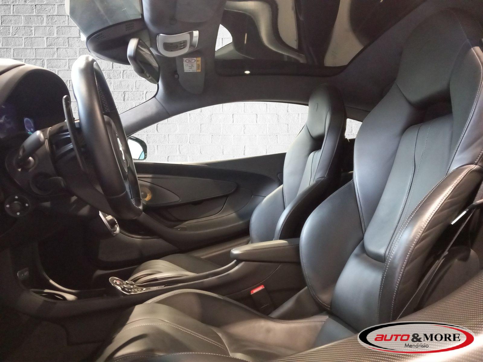McLaren 570GT Coupé MSO Black Collection