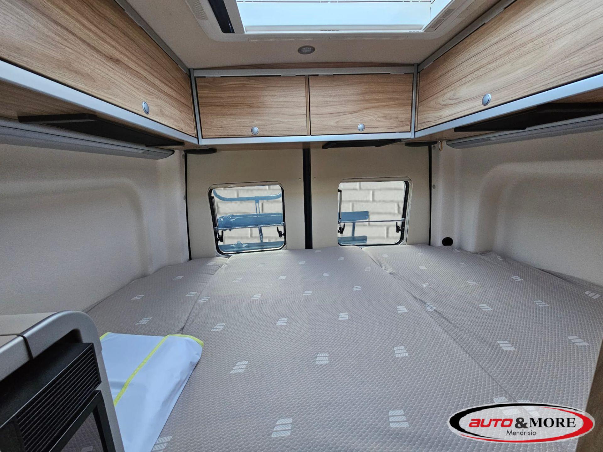 Mercedes-Benz   Hymer Gran Canyion 4×4