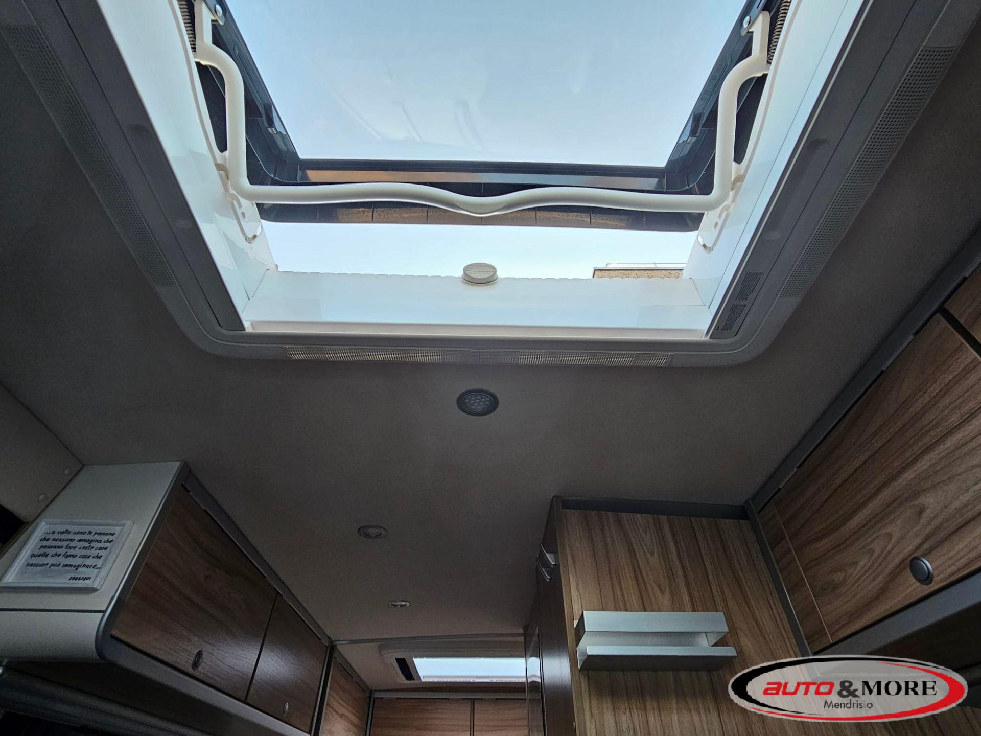 Mercedes-Benz   Hymer Gran Canyion 4×4