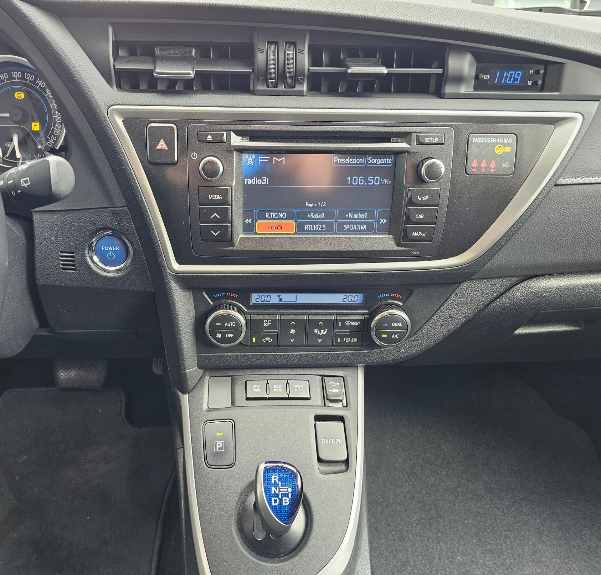 Toyota Auris 1.8 Hybrid 5p.