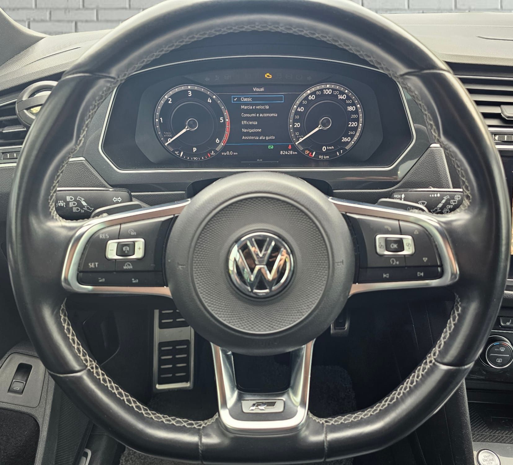 Volkswagen Tiguan  2.0D 4m R-line