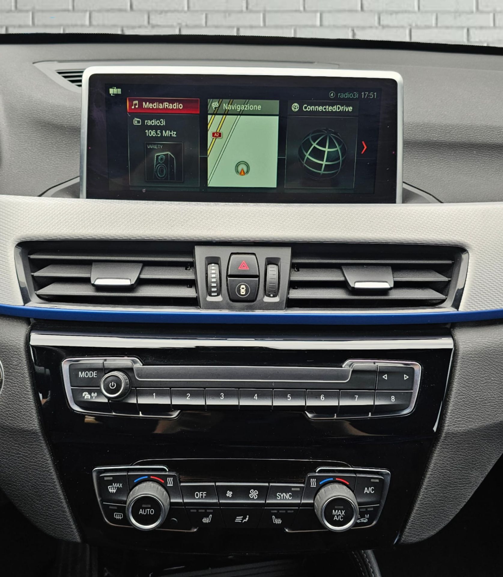 BMW X1  xDrive20i