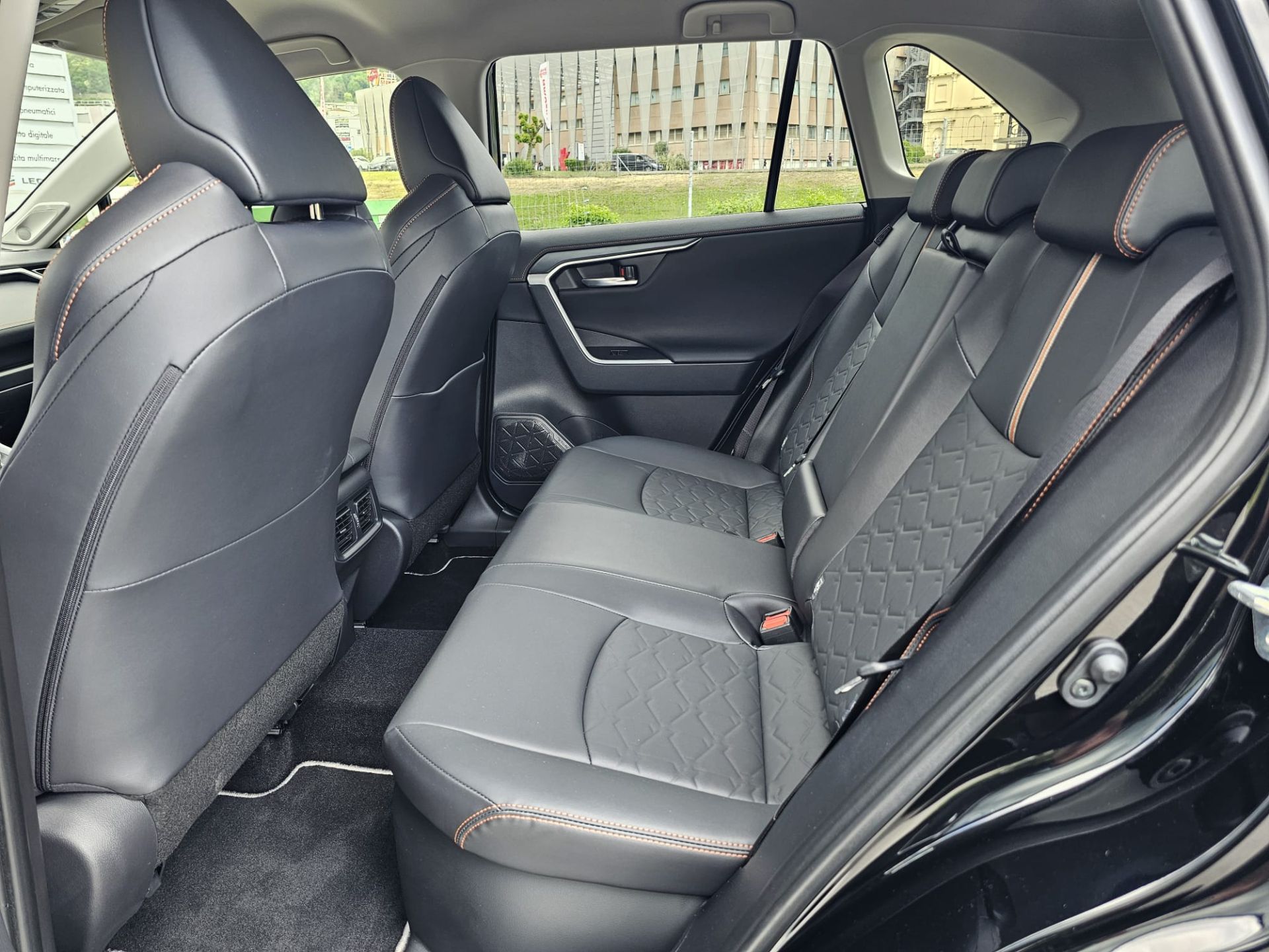 Toyota RAV 4  Hybrid Adventure