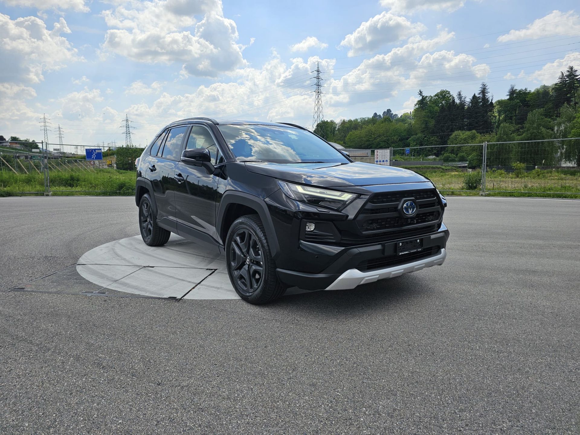 Toyota RAV 4  Hybrid Adventure