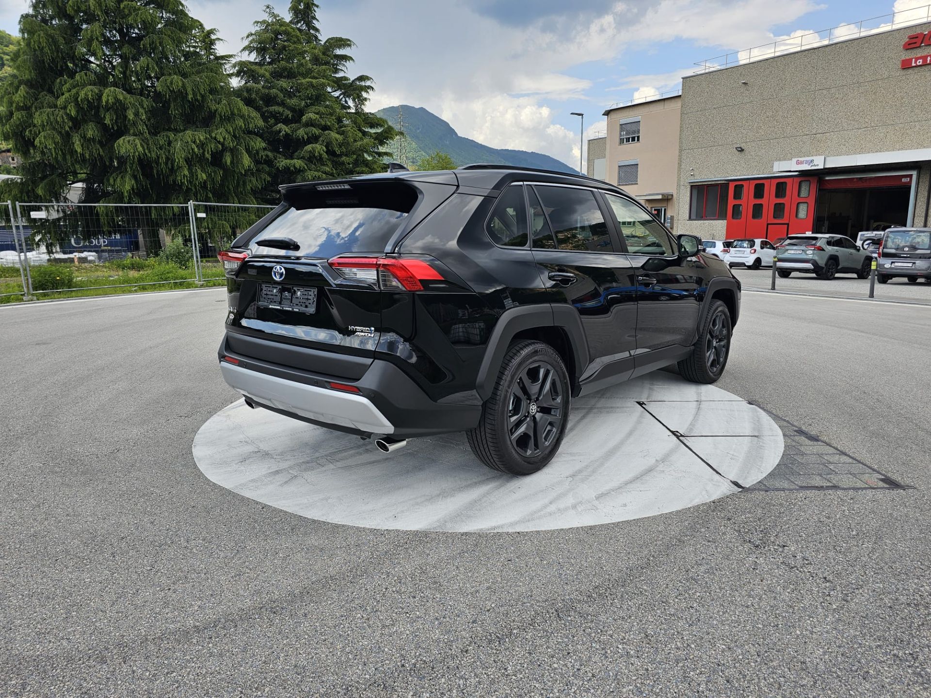 Toyota RAV 4  Hybrid Adventure