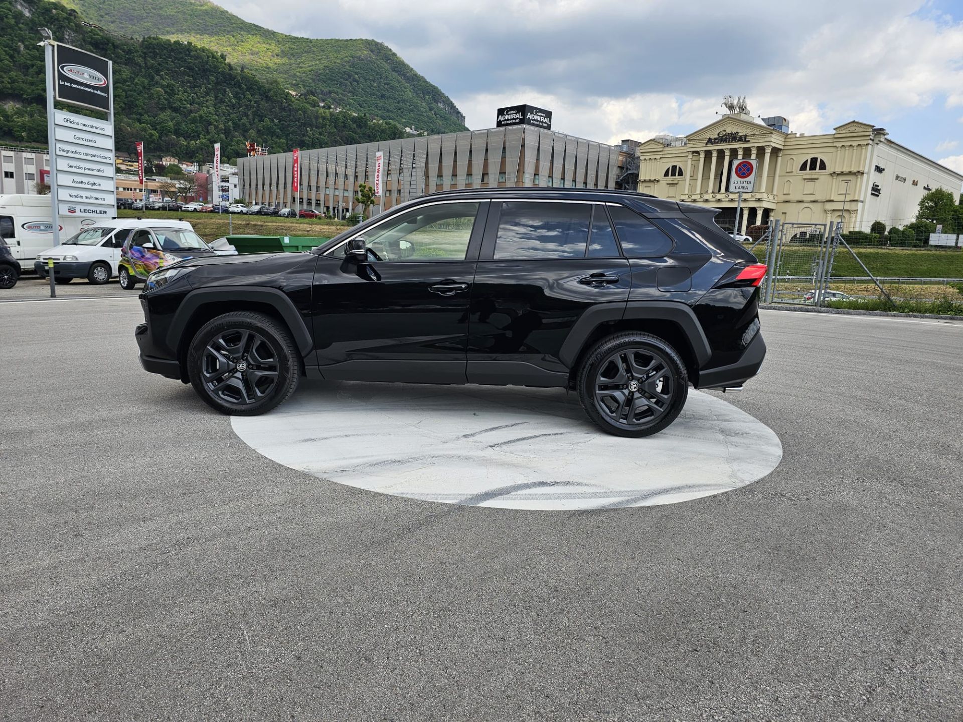Toyota RAV 4  Hybrid Adventure