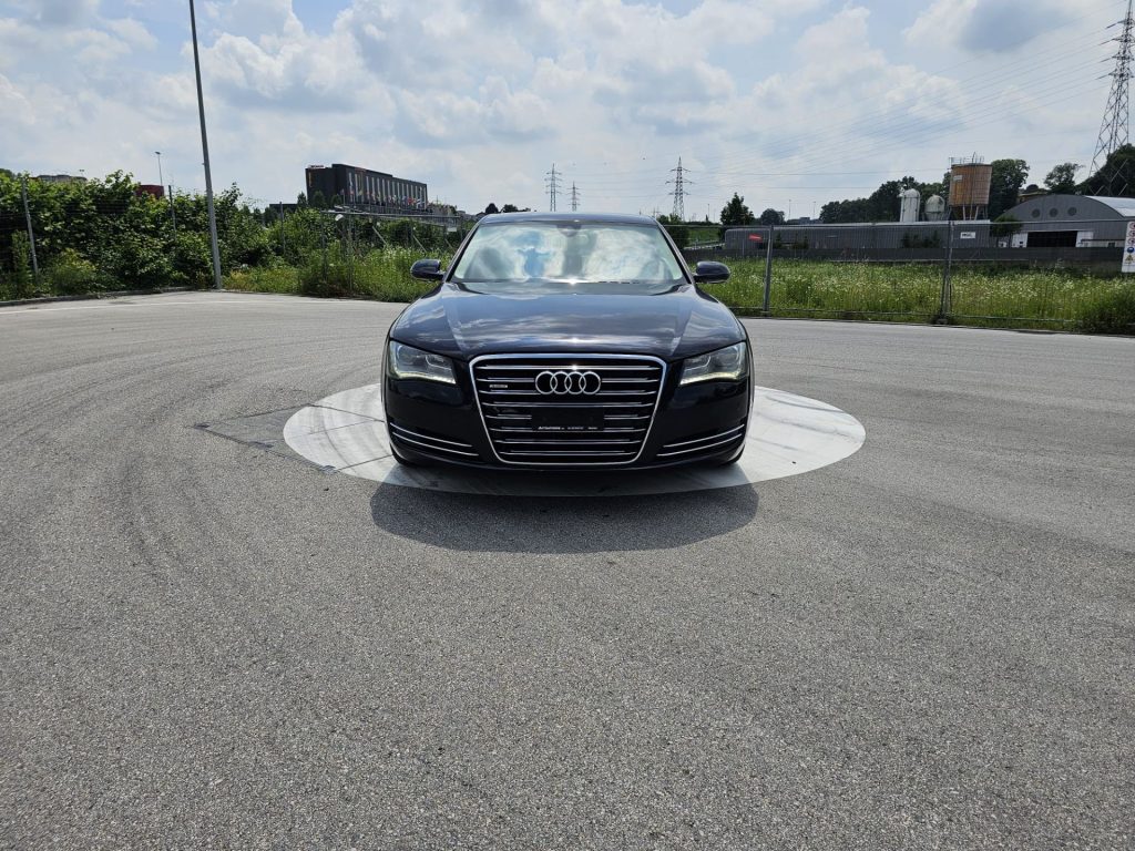 Audi A8 4.2 V8 FSI Quattro Tip.