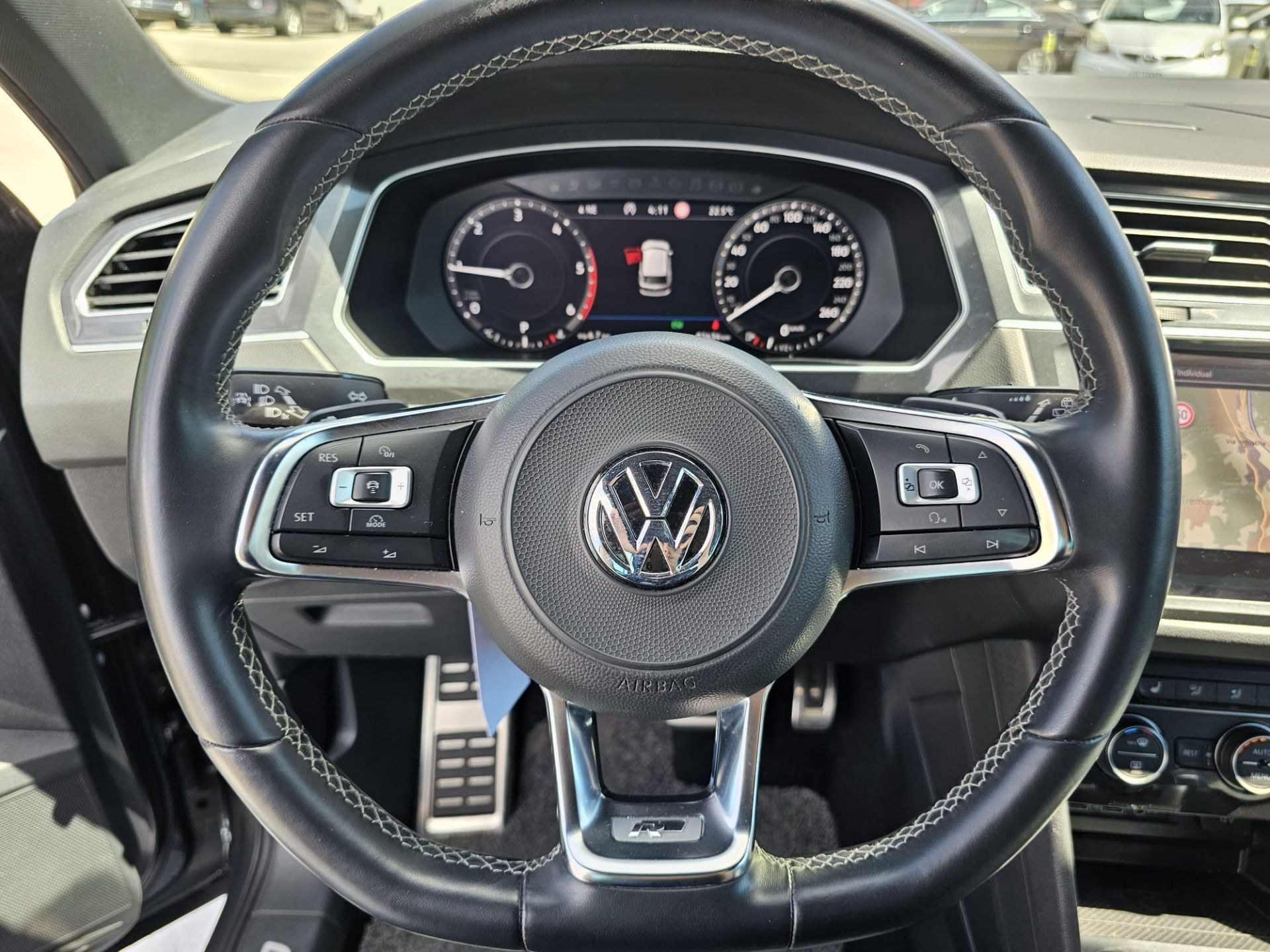 Volkswagen Tiguan  2.0D 4m R-line