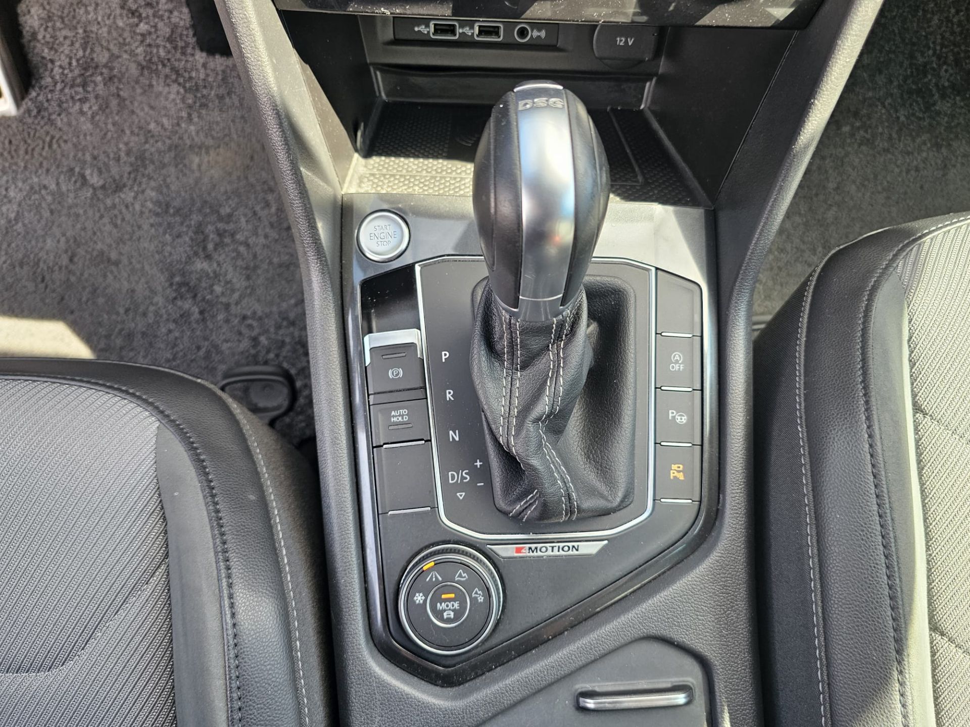 Volkswagen Tiguan  2.0D 4m R-line