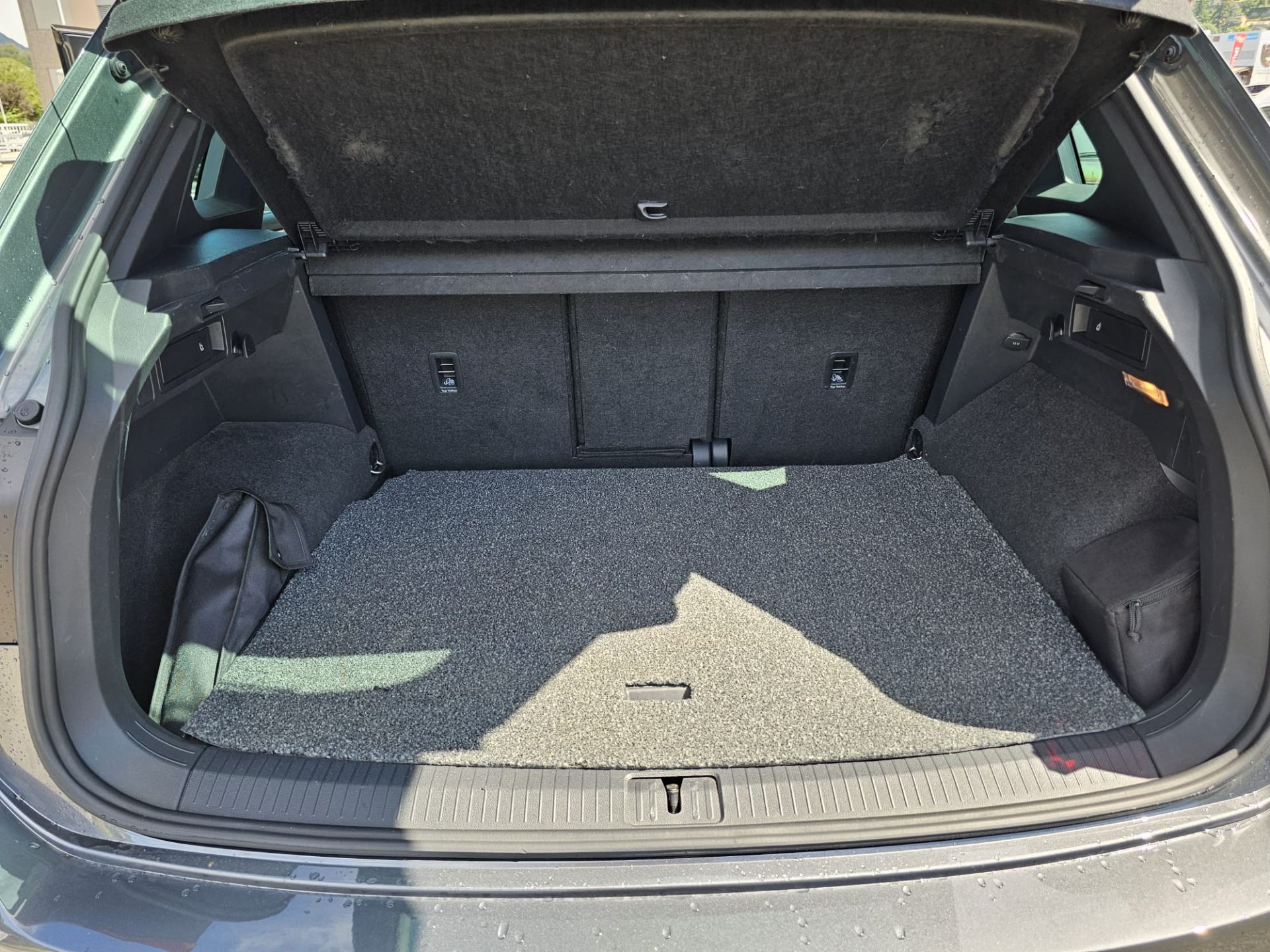 Volkswagen Tiguan  2.0D 4m R-line