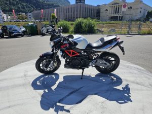 AC   Aprilia Shiver 750