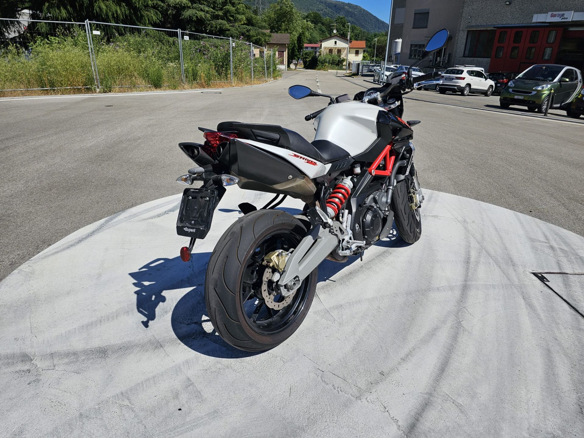 AC   Aprilia Shiver 750