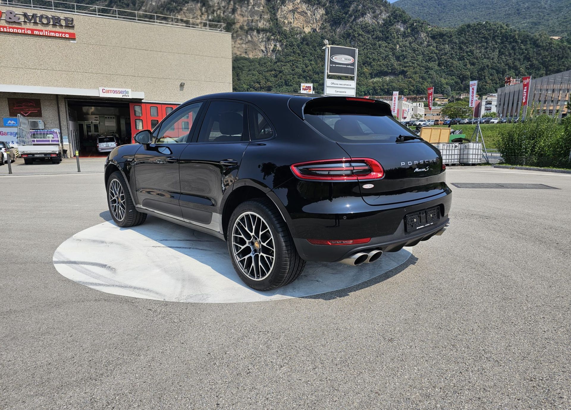 Porsche Macan  S