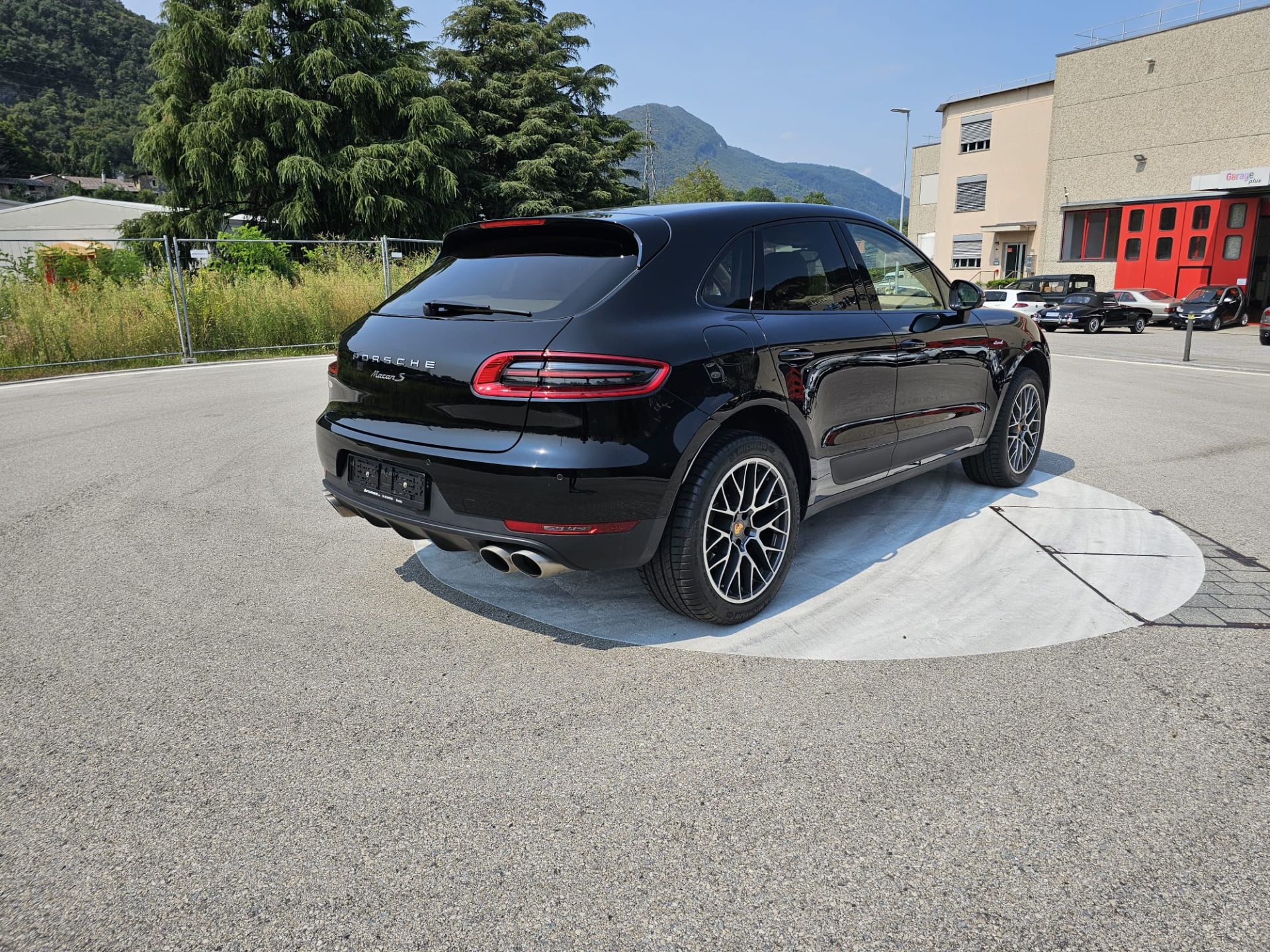 Porsche Macan  S