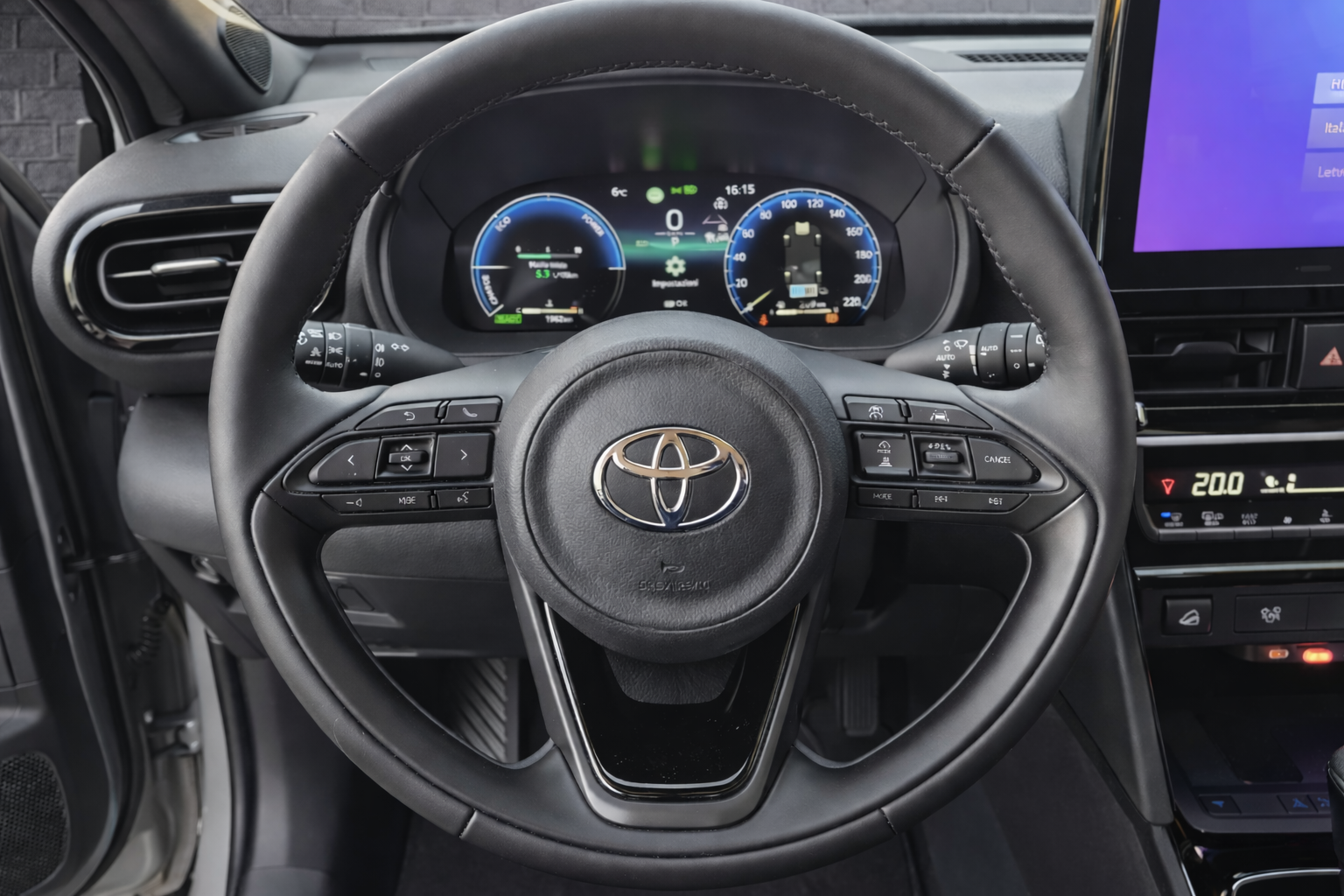 Toyota Yaris Cross  Premium DEMO