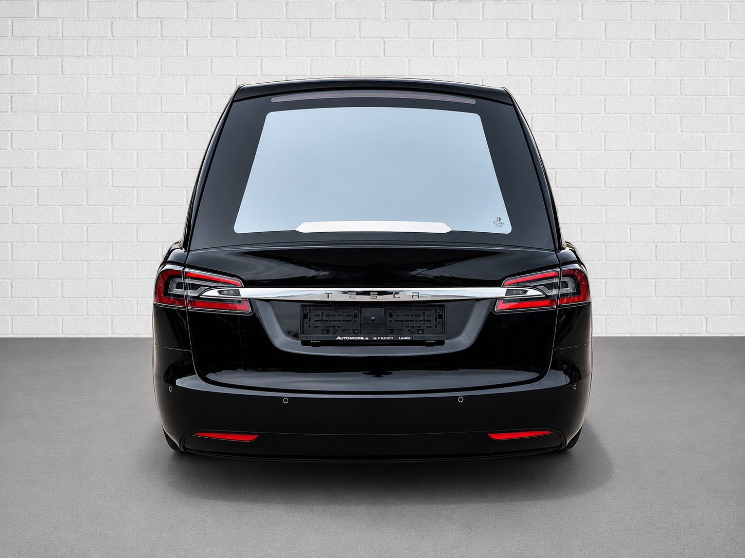 Tesla Model S  Carro Funebre