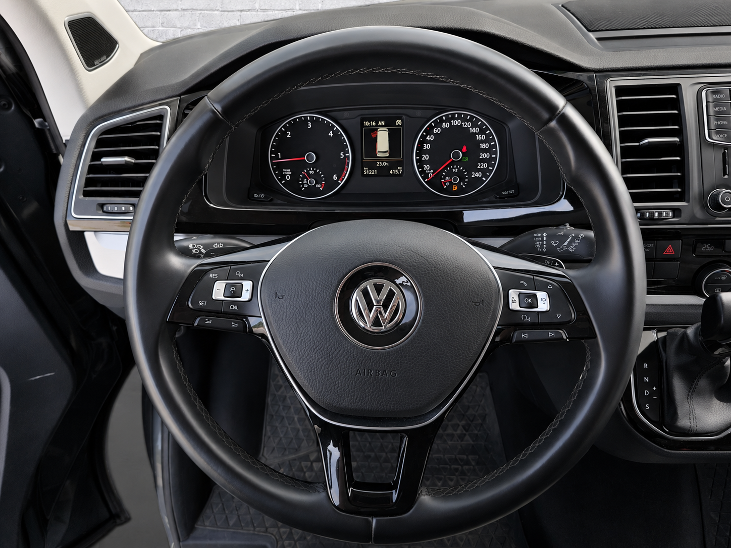 Volkswagen T6 Multivan  4M