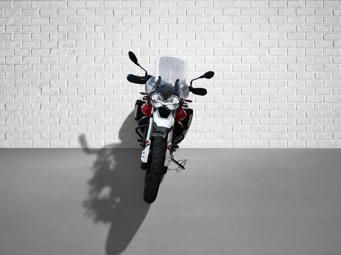 AC   Moto Guzzi V85 TT