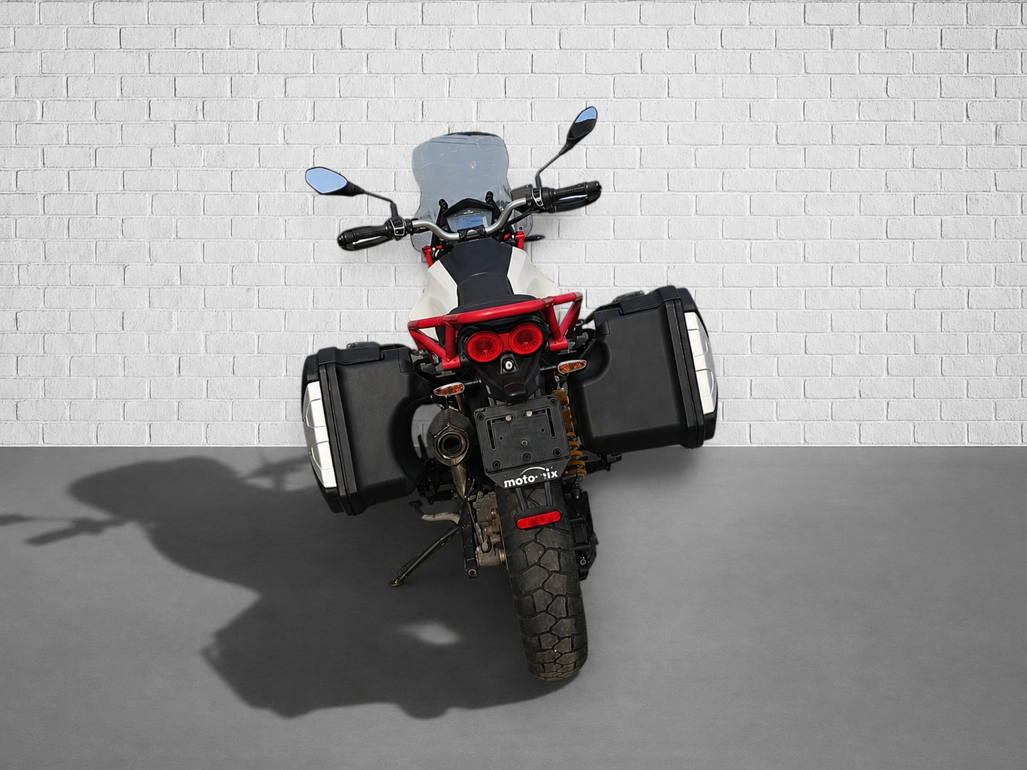 AC   Moto Guzzi V85 TT