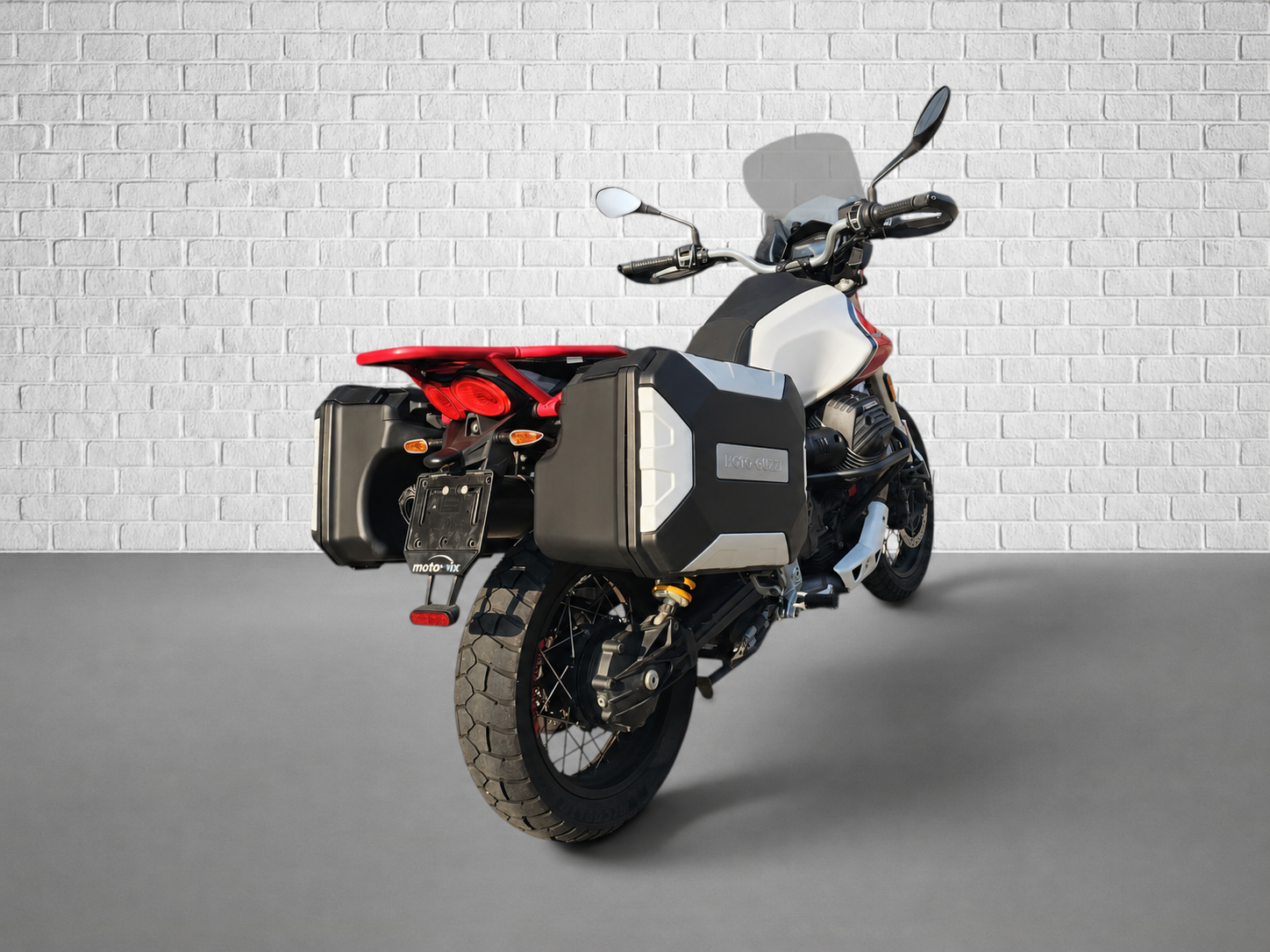 AC   Moto Guzzi V85 TT