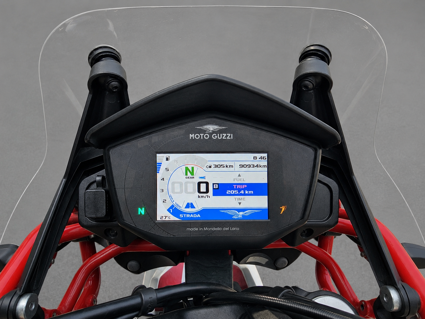 AC   Moto Guzzi V85 TT